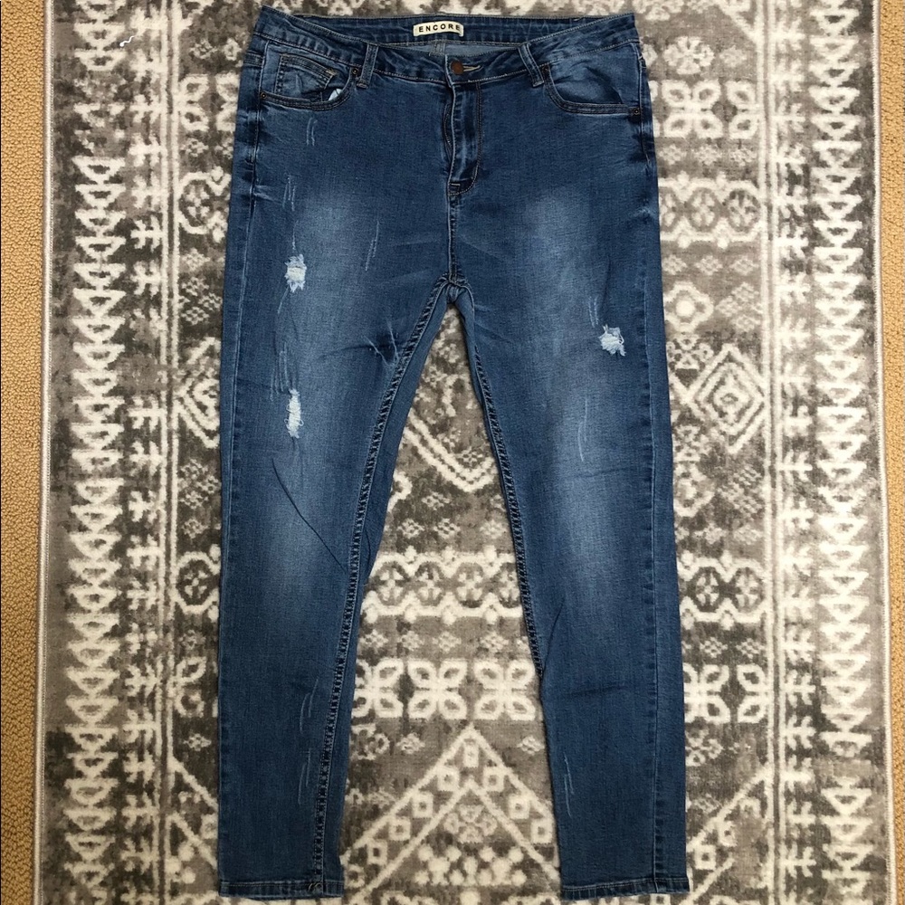 Encore distressed ankle jeans